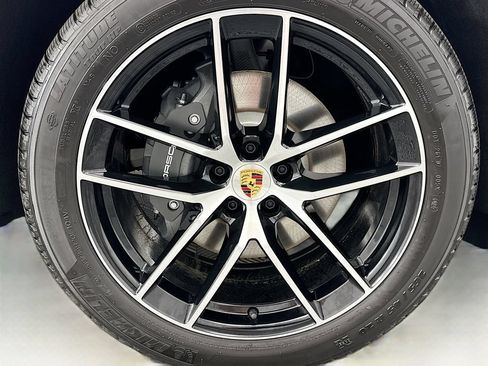 Used 2026 Porsche Macan AWD/4WD image 33