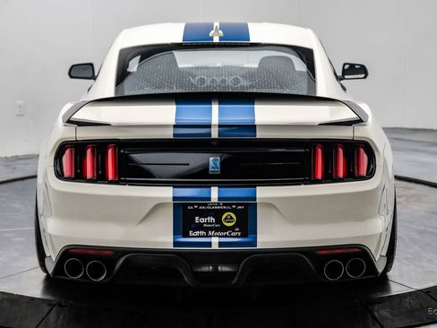 Used 2020 Ford Mustang Shelby GT350R w/ GT350R Equipment Group 920A RWD image 16