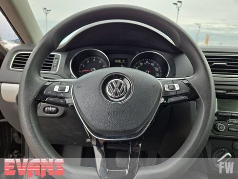 Used 2015 Volkswagen Jetta SE FWD image 11