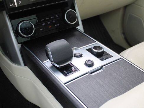 Used 2023 Land Rover Range Rover SE image 24