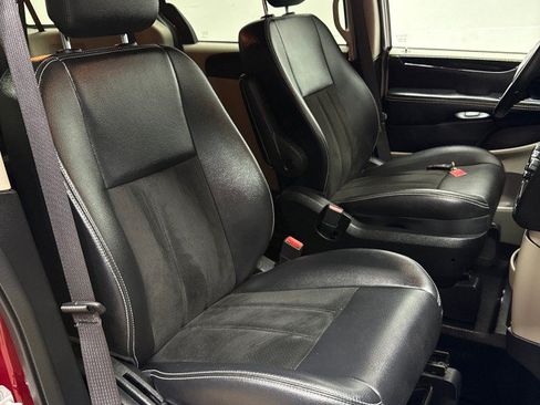 Used 2019 Dodge Grand Caravan SXT FWD image 30