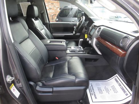 Used 2016 Toyota Tundra Limited w/ Limited Premium Package image 7