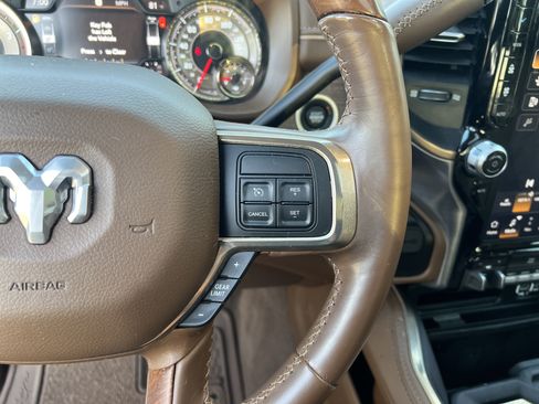 Used 2022 RAM 2500 Limited AWD/4WD image 18