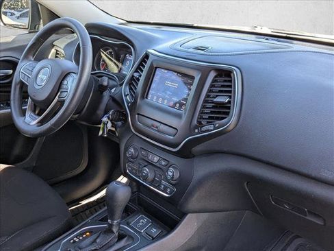 Used 2019 Jeep Cherokee Latitude w/ Popular Appearance Group image 21