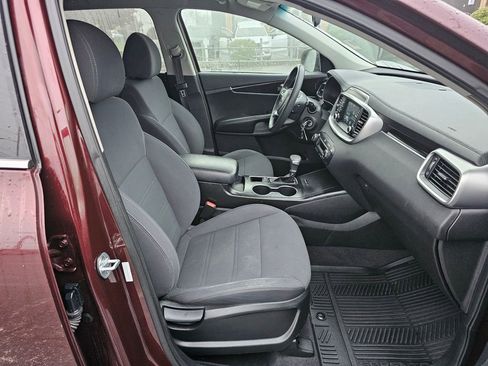 Used 2019 Kia Sorento AWD V6 image 11