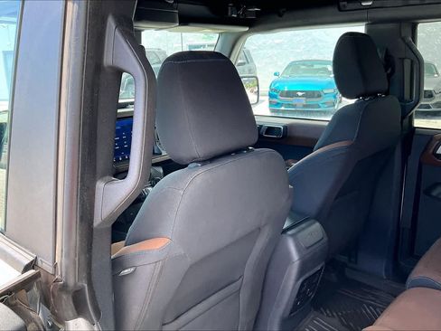 Used 2022 Ford Bronco Outer Banks AWD/4WD image 12