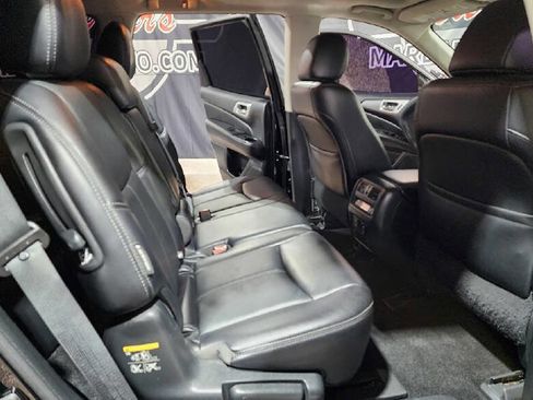 Used 2018 Nissan Pathfinder SL w/ SL Premium Package AWD/4WD image 12