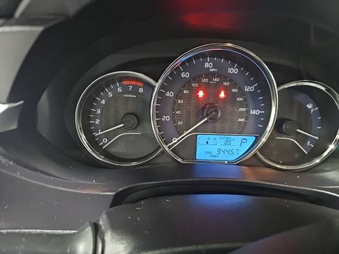 Used 2014 Toyota Corolla LE FWD image 3