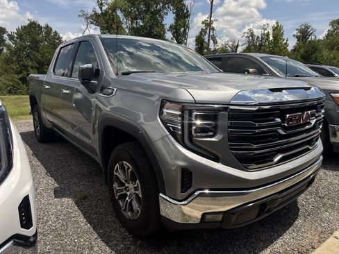 Used 2025 GMC Sierra 1500 SLT RWD image 1