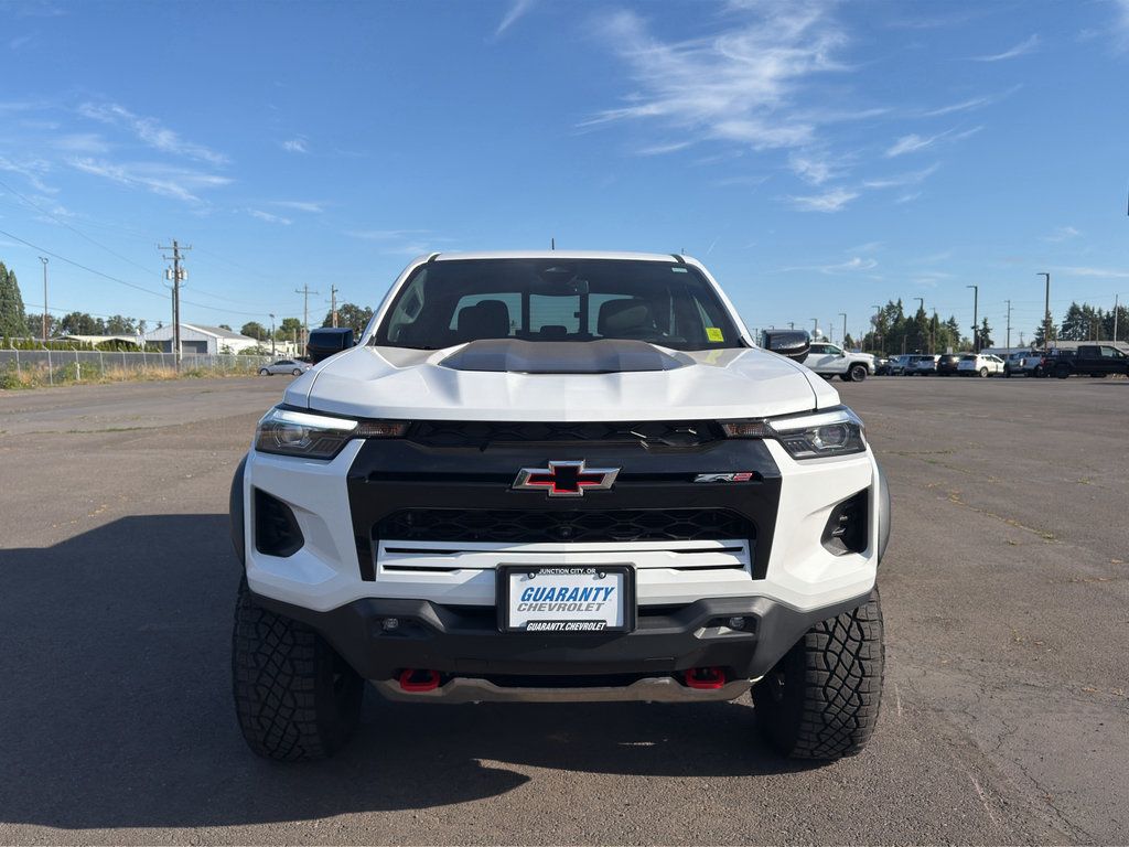 Used 2024 Chevrolet Colorado ZR2 w/ ZR2 Convenience Package III AWD/4WD image 2