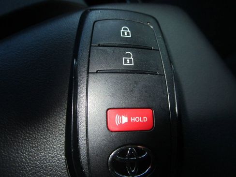 Used 2026 Toyota Prius Plug-In Hybrid image 37