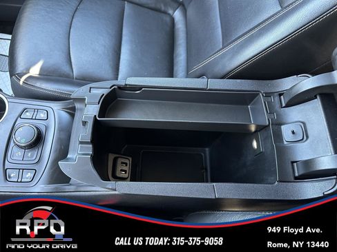 Used 2021 GMC Terrain SLT w/ Infotainment Package II AWD/4WD image 39
