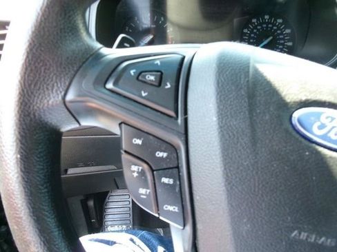 Used 2019 Ford Edge SE AWD/4WD image 25