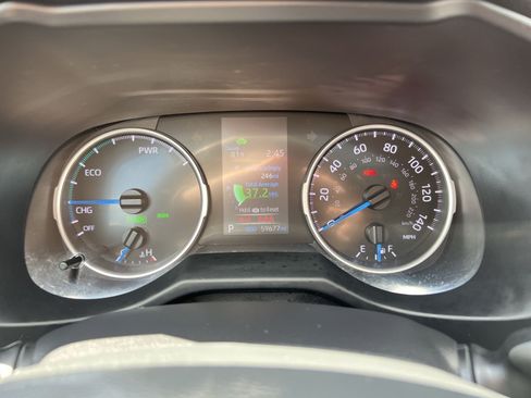 Used 2021 Toyota RAV4 XLE w/ Convenience Package AWD/4WD image 17