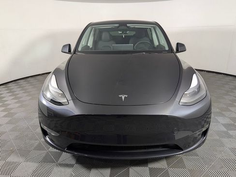Used 2024 Tesla Model Y Long Range RWD image 9