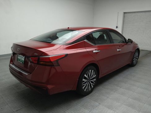 Used 2023 Nissan Altima 2.5 SV FWD image 9