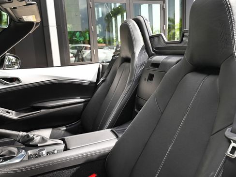 Used 2024 MAZDA MX-5 Miata Grand Touring w/ Weather Package image 15