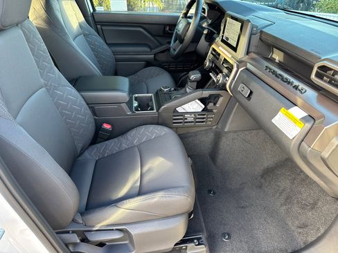 Certified 2025 Toyota Tacoma SR5 image 17