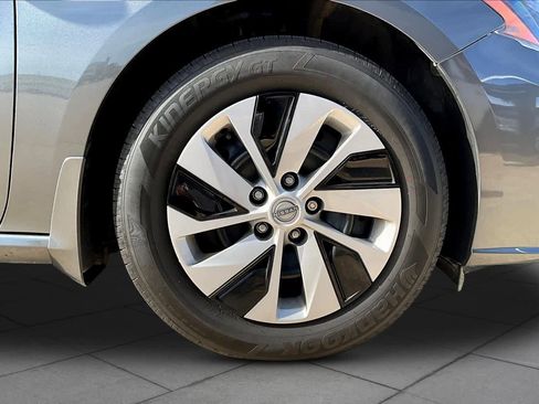 Used 2024 Nissan Altima 2.5 S image 11