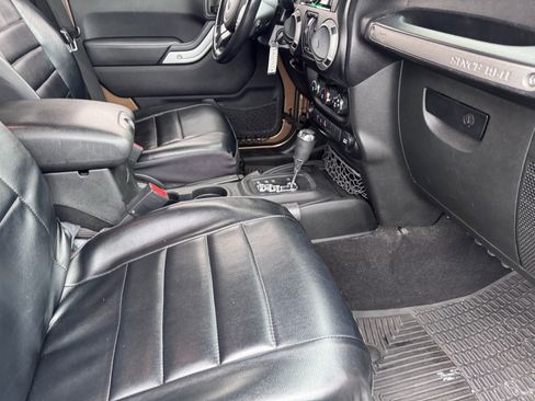 Used 2015 Jeep Wrangler Unlimited Sport w/ Quick Order Package 24S image 9