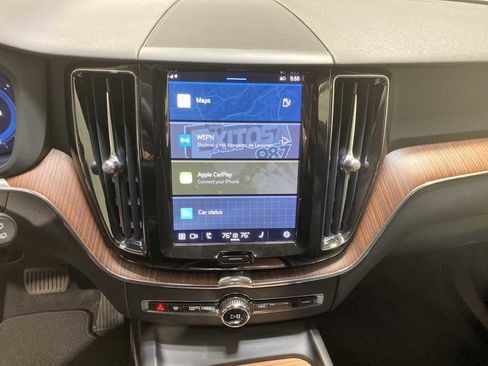 Used 2023 Volvo XC60 B5 Plus image 16