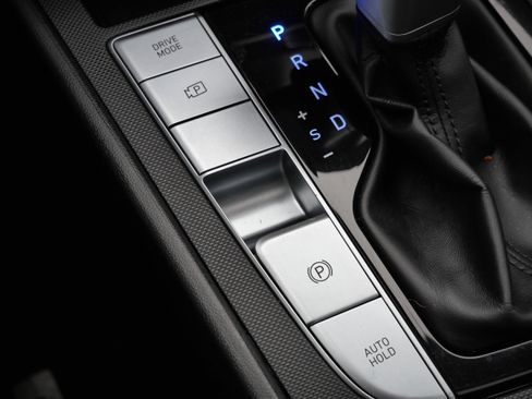 Certified 2022 Hyundai Elantra Limited w/ Preferred Accessory Package image 27