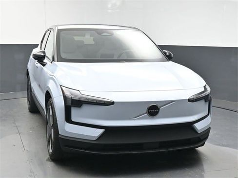 New 2025 Volvo EX30 Ultra w/ Climate Package image 2