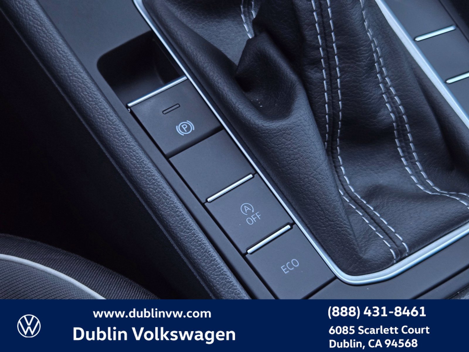 Certified 2025 Volkswagen Jetta Sport FWD image 17