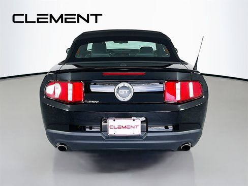 Used 2010 Ford Mustang GT RWD image 8
