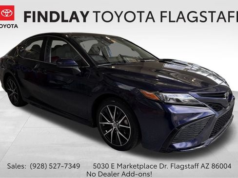 Used 2021 Toyota Camry SE FWD image 1