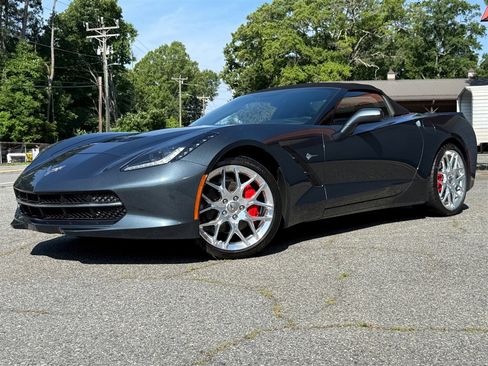 Used 2019 Chevrolet Corvette Stingray Convertible w/ 1LT RWD image 2