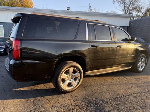 Used 2015 Chevrolet Suburban LT image 4