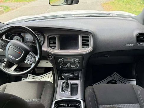 Used 2023 Dodge Charger SXT RWD image 6