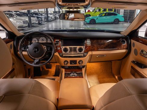Used 2011 Rolls-Royce Ghost RWD image 14
