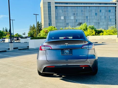 Used 2023 Tesla Model Y Performance AWD/4WD image 5