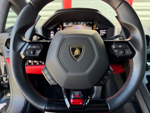 Used 2021 Lamborghini Huracan EVO RWD image 35