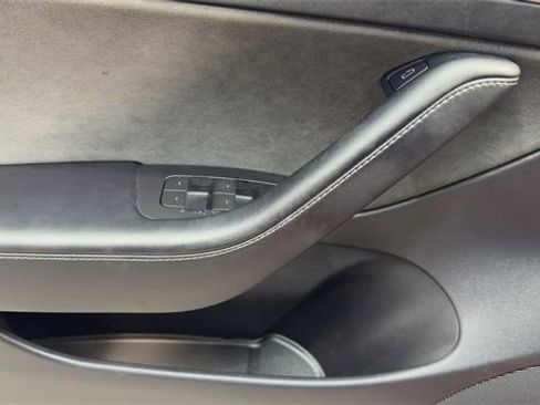 Used 2021 Tesla Model 3 Performance image 18