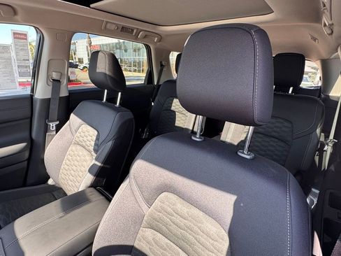 New 2025 Nissan Pathfinder SV image 10