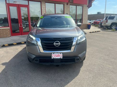 Used 2022 Nissan Pathfinder SV w/ SV Premium Package AWD/4WD image 2