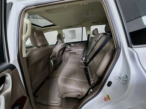 Used 2018 Lexus GX 460 Premium w/ Premium Package image 27