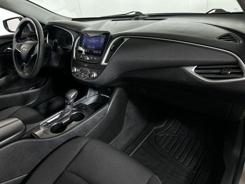 Used 2022 Chevrolet Malibu LT FWD image 30