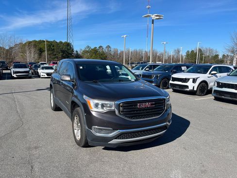 Used 2018 GMC Acadia SLE image 2