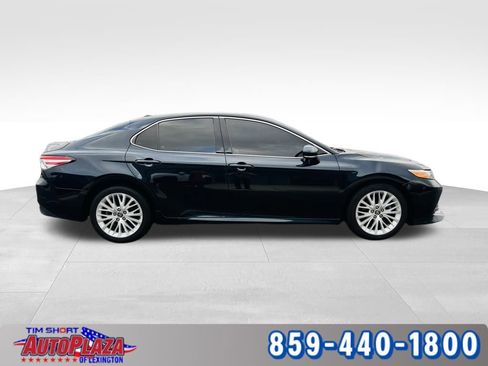 Used 2020 Toyota Camry XLE w/ Navigation Package image 9