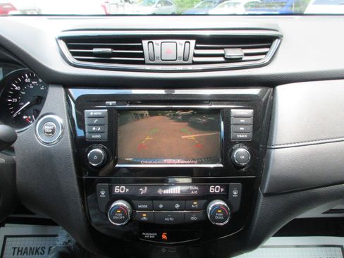 Used 2018 Nissan Rogue SV FWD image 9