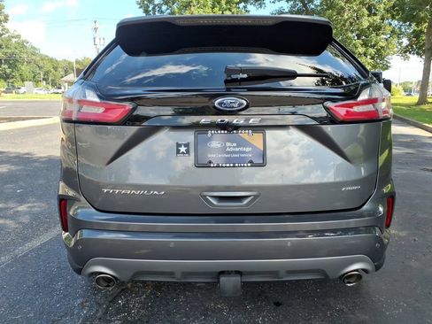 Used 2022 Ford Edge Titanium w/ Equipment Group 301A AWD/4WD image 3