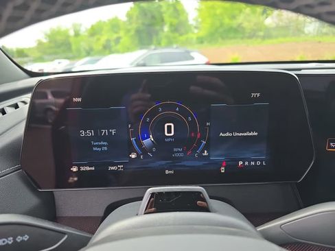 New 2026 Chevrolet Traverse Z71 w/ Enhanced Driving Package AWD/4WD image 22