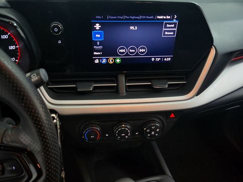 Used 2024 Chevrolet Trax RS FWD image 21
