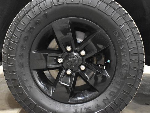 Used 2017 RAM 1500 Classic SLT image 29