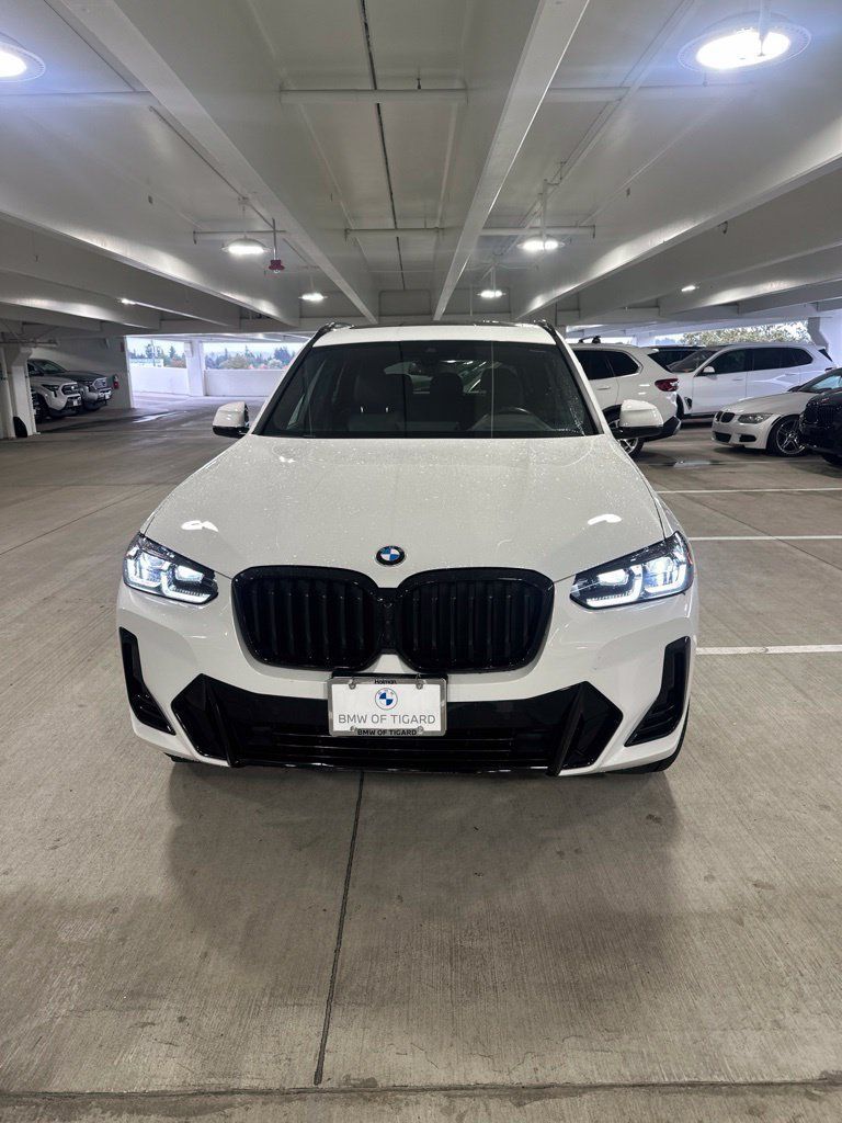 Used 2024 BMW X3 xDrive30i w/ M Sport Package AWD/4WD image 2