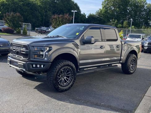 Used 2017 Ford F150 Raptor w/ Equipment Group 802A Luxury AWD/4WD image 3